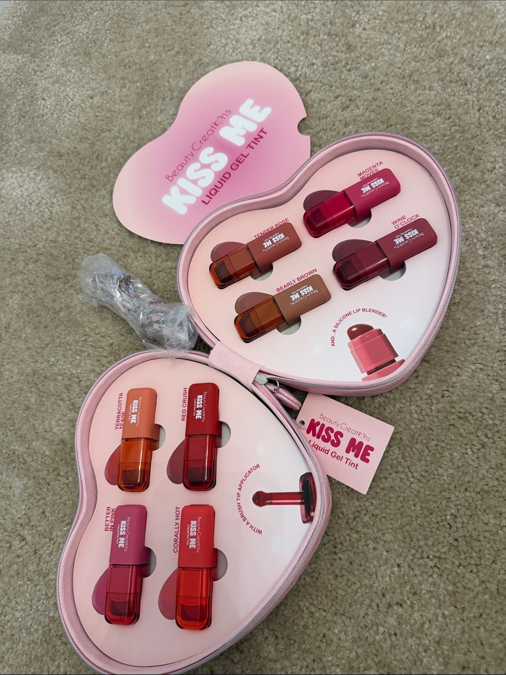 Beauty Creations Pink Quilted Heart bag with lip glosses - Picture 2 of 2